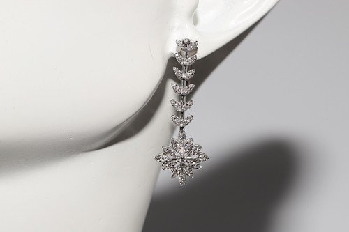 Ohrhänger 18 Karat Gold natürlicher Diamant verziert Blumen - Bild 13 von 13