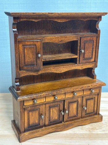 Casa delle bambole in miniatura ~ bella cuccia/buffet in legno stile country 5-1/2 x 6-1/2 - Foto 2 di 11