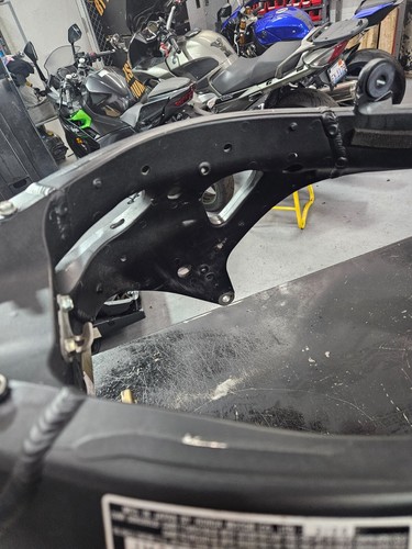 08 - 13 Honda Cbr1000rr Frame Chassis 50010-MFL-670ZA OEM CLEAN LOW Mile W/PAPER - Picture 5 of 12