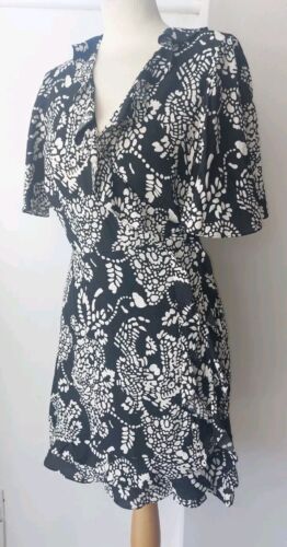 Mint Velvet Dress Gracie Print Mini Wrap Black White Print Size Medium Uk 12 New - Picture 4 of 7