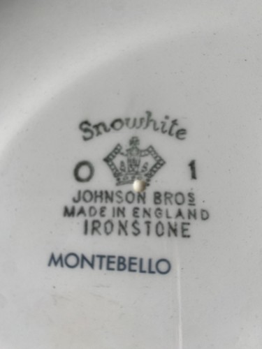 Johnson Bros Snow while Ironstone Montebello 10” Dinner Plate Set Of 2 - Picture 7 of 8