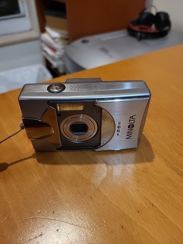 Minolta DiMAGE G500 5MP Digital Camera UNTESTED FOR PARTS ONLY - Picture 2 of 5