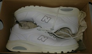 new balance narrow walking shoes