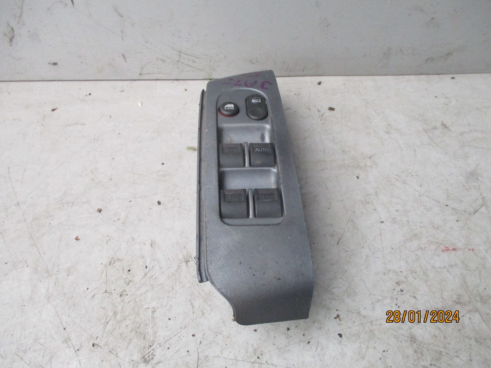 Picture 1 of 4