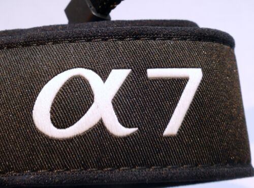 Sony Alph A7 Camera Neck Shoulder Strap 3.5cm wide - genuine OEM - Picture 2 of 5