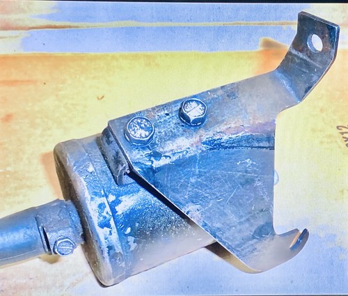 1966-68 396 Chevelle P.S. remote reservoir can with fender bracket GM Original - Picture 3 of 3
