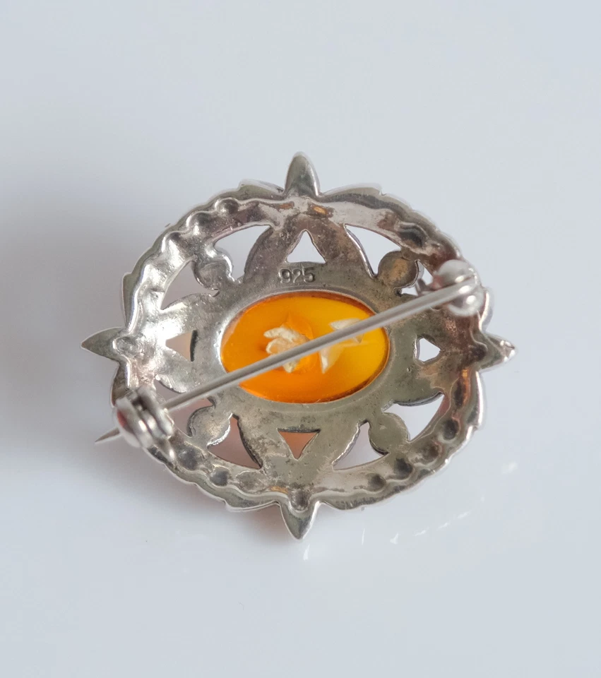 Broche de marcasita vintage de plata de ley 925 camafeo ámbar tallado al revés Foto 4 de 4