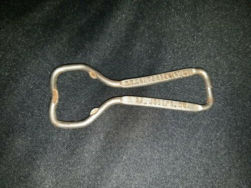 Vintage Country Club Beer M.K. Goetz Brewing Co. - Bottle Opener - Picture 2 of 2