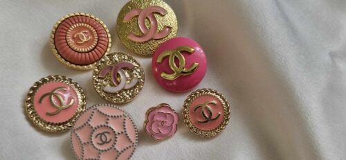 LOT OF 8 CHANEL MIX UNIQUE PINK BUTTONS - Picture 2 of 7
