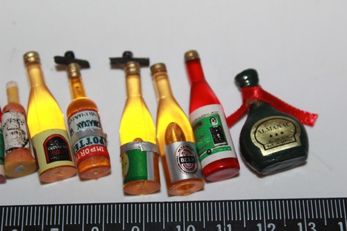 DOLLS HOUSE / PUB / BAR 1:12 SCALE ? BOTTLES WINES & SPIRITS - Picture 4 of 4