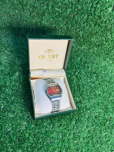 1980's Vintage Orient Watch Red Men's 38mm Squared Rare Day-date Japan w/box - Picture 3 of 15
