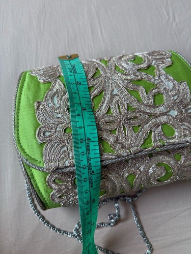 Handmade Parrot Green/ Dull Gold Embroidered lace w Chain Women’s Clutch Bag - Picture 7 of 11
