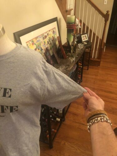 Mens sz medium t shirt in gray w/ I LOVE IT WHEN MY WIFE LETS ME PLAY VIDEOGAMES - Picture 3 of 5