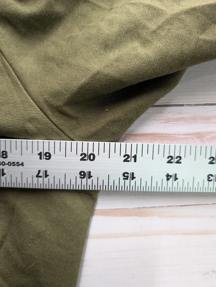 Top informal de manga larga con botones verde talla grande Kensie para mujer Foto 4 de 4