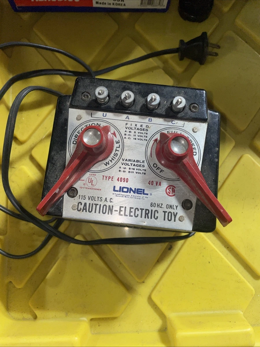 Lot - Vintage Lionel KW 190-Watt Trainmaster Transformer, used to power Lionel O-gauge model Lot - Vintage Lionel KW 190-Watt Trainmaster Transformer, used to power Lionel O-gauge model