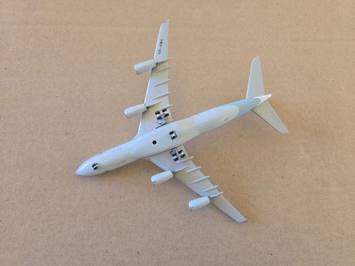 1:400 Phoenix Airbus A340-200 Cathay Pacific VR-HMS - Picture 4 of 6