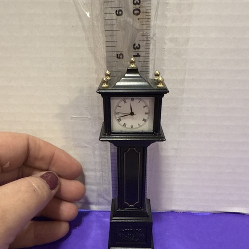 Dept 56 Heritage Village Collection Town Clock #52591 Black Metal Accessory - Picture 2 of 8