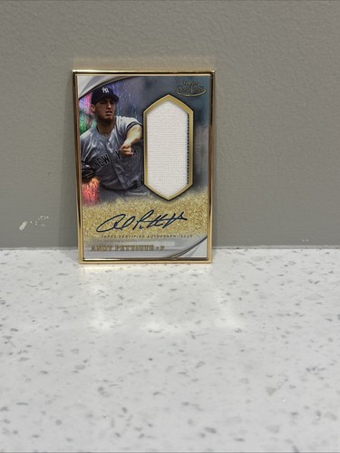 🤑SUPER STAR ANDY PETTITTE SIGNED TOPPS GOLD LABEL GAME WORN MATERIAL CERTIFIED - Picture 2 of 7