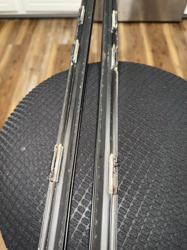 04-10 BMW E60 530i 535i Right & Left Front Windshield Trim OEM 7045448 (PAIR) - Picture 10 of 22