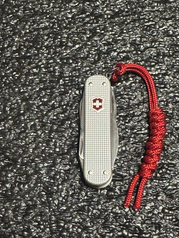 Cuchillo Victorinox Swiss Army 58 mm Silver Alox MiniChamp 0.6381.26 Nuevo con Caja Foto 3 de 4