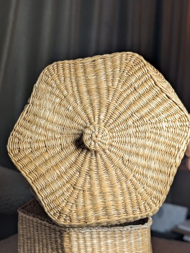 VTG Hand Woven Wicker Sweet Grass Hexagon Shape Storage Basket Lid Handle - Picture 4 of 11