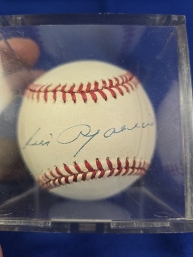 Luis Aparicio Autographed Ball and Tops 315 inscribed card signed by L. Aparicio - Picture 2 of 10
