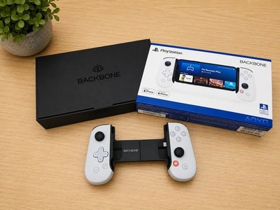 Sony Backbone One PlayStation Edition Gamepad für iPhone (USB, iOS) (BB-02-WS)