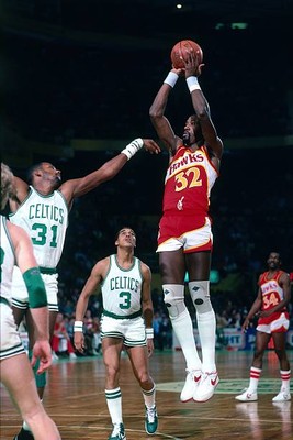 Dan Roundfield Atlanta Hawks shoots a jump shot v Cedric Maxwell B- Old Photo
