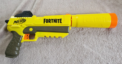 Hasbro Nerf Elite Fortnite Blaster mit Schalldämpfer Shhh.. Nerf Gun sehr guter Zustand
