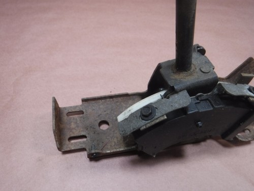 Camaro Firebird 85-92 Automatic OD Shifter Cable Mount Handle 700R4 Factory OEM - Picture 6 of 7