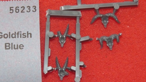 Battle Damaged Skulls & Helmets Bits Battlefield Trophies Basing Bits Multi-list - Picture 29 of 66