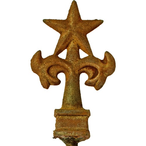Garden Hose Stake Guides Set of 4 with Rustic Texas Star Finial and Rebar Post - Picture 5 of 6