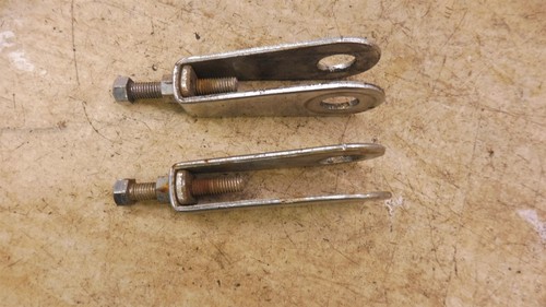 1980 Suzuki GS550E S865) rear wheel adjusters - Picture 5 of 7