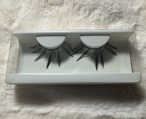RARE Dramatic 2005 Shu Uemura Masquerade Black Feather Lashes NIB - Picture 3 of 7