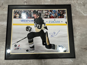 EVGENI MALKIN PITTSBURGH PENGUINS SIGNED 16X20 PHOTO FRAMED 19X23 COA