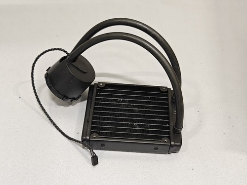 Refroidisseur liquide CPU d'occasion - fonctionnel, sans accessoires, signes d'usure - Photo 2/6