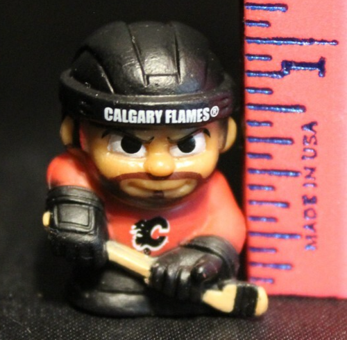 TEENYMATES NHL Serie 4 Figur - CALGARY FLAMES - Bild 3 von 3