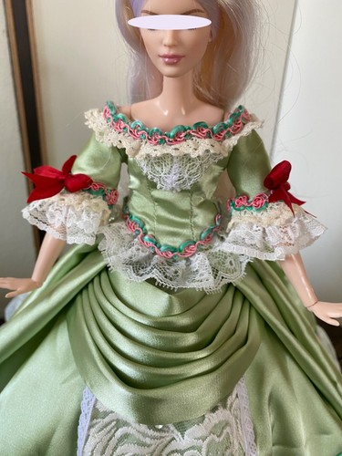 Vestido de muñeca 1:6 miniatura estilo victoriano verde menta vestido con encaje y rosa roja - Imagen 8 de 16
