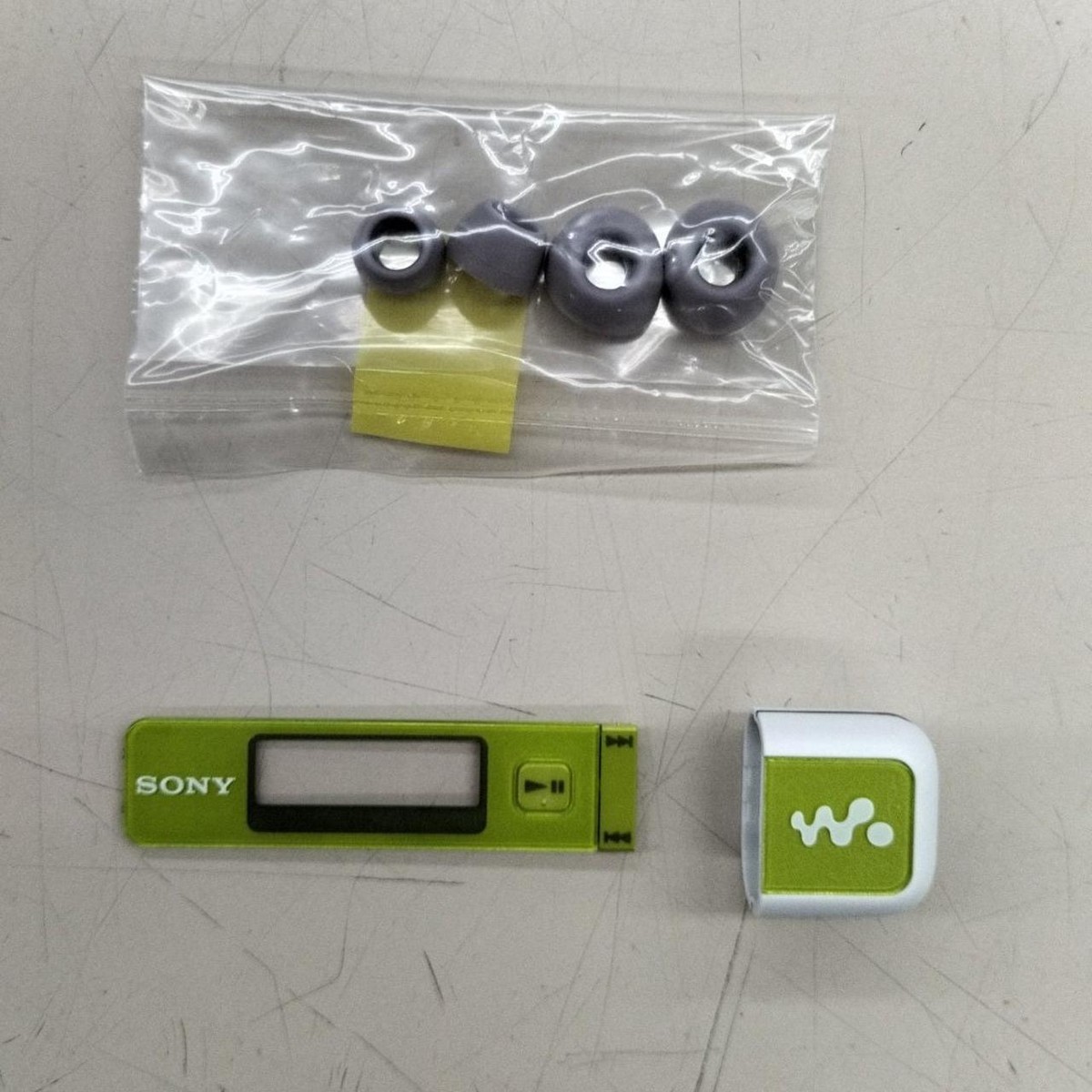 ウォークマン　SONY ＮＷ-E026F Sony Walkman NW-E026F 4GB Digital Music Player Good