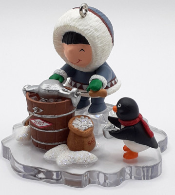 Hallmark 2007 Frosty Friends #28 Ice Cream Penguin Keepsake Ornament QX7147