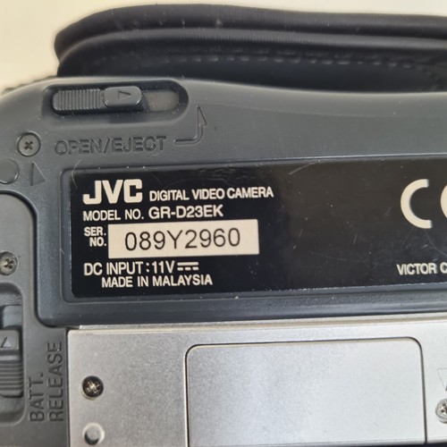 JVC GR-D23EK Mini DV Camcorder + Accessories Fully Working - Picture 12 of 20