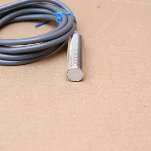 OMRON E2E2-X5C1 PROXIMITY SENSOR - Picture 5 of 6