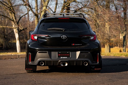 Guardabarros Rally Armor con logotipo rojo para Toyota GR Corolla 2023-2025 - Imagen 2 de 11