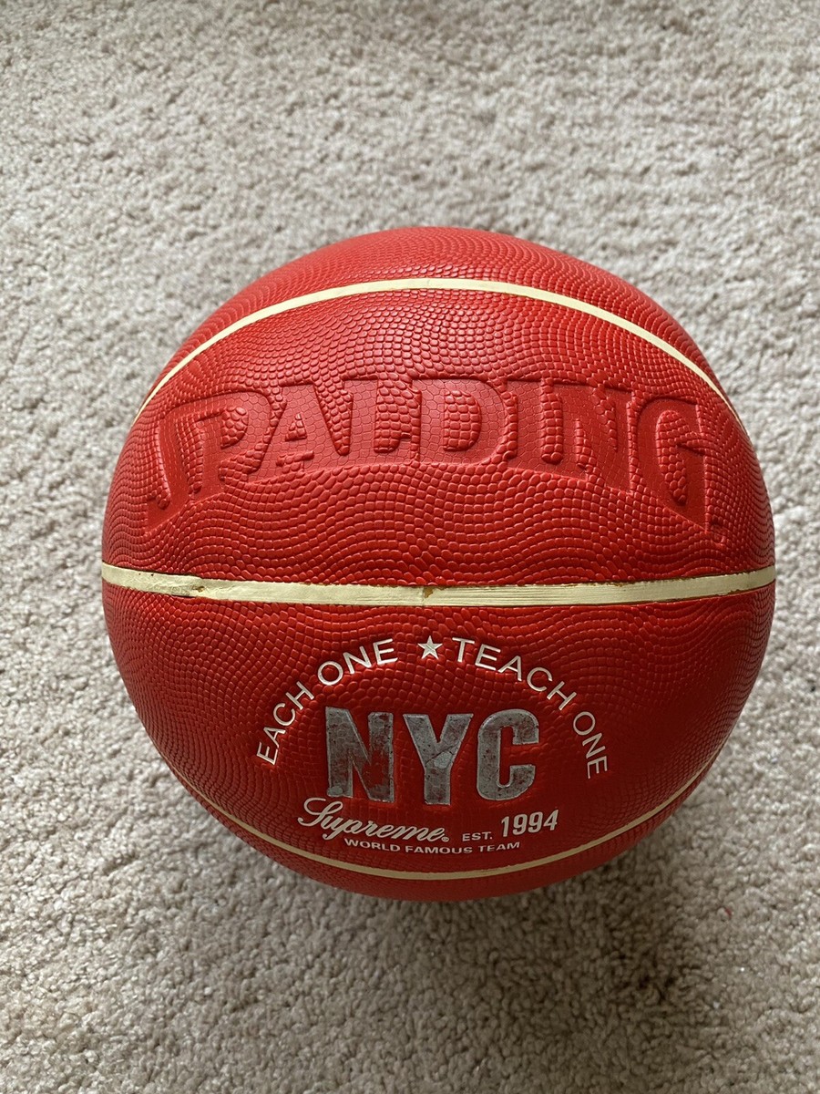 Supreme シュプリーム Spalding Basketball ULTRA RARE Supreme x Spalding Basketball 1/70 1996 EACH ONE