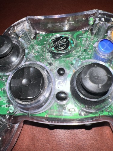 Pelican Spirit Wireless Transparent Controller for XBOX Original For Parts See D - Picture 3 of 14