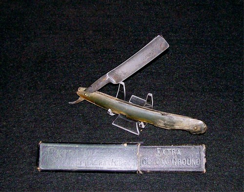 Straight Razor Extra Hollow Ground 6-1/2" Buffalo Horn W/Fully Warranted Box - Picture 1 of 12