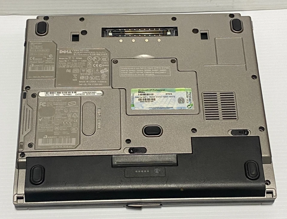 Dell Latitude D410 Windows XP PRO SP3 32 Bit 14" - 15.4" Laptop PC Computer - Image 2 of 3