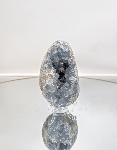 Huevo grande de cristal celestita (#6) - Imagen 1 de 3