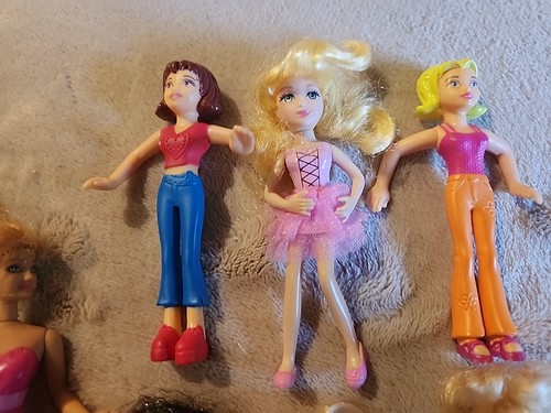 Polly Pocket Lote 11 Muñecas, Y 36 Accesorios Surtidos - Imagen 4 de 10