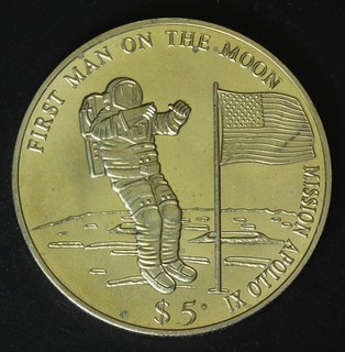 LIBERIA 5 Dollars 2000 Copper/Nickel First Man on Moon aUNC 4170